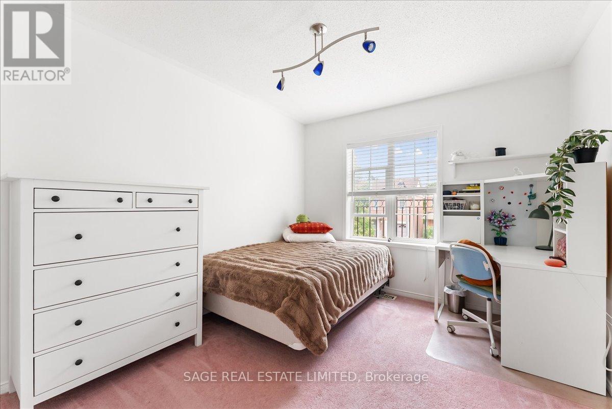 34 Mcsweeney Crescent, Ajax, ON - Indoor Photo Showing Bedroom