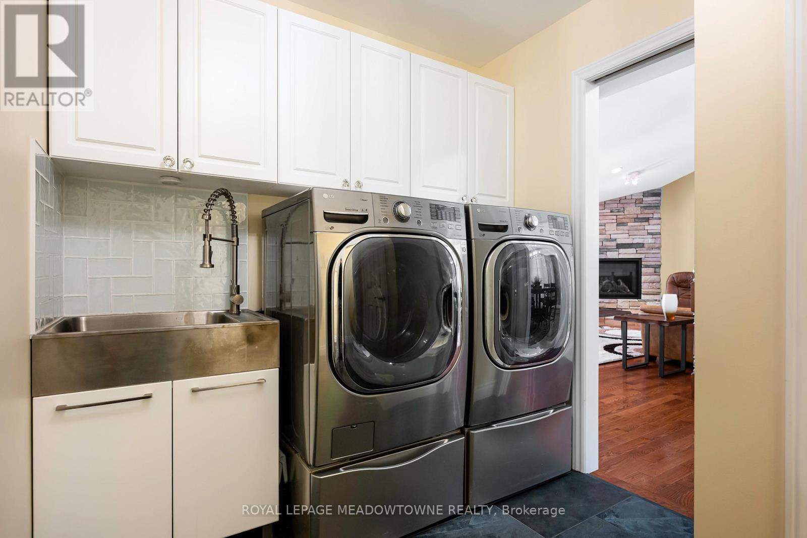 834603 4Th Line Ehs, Mono, ON - Indoor Photo Showing Laundry Room