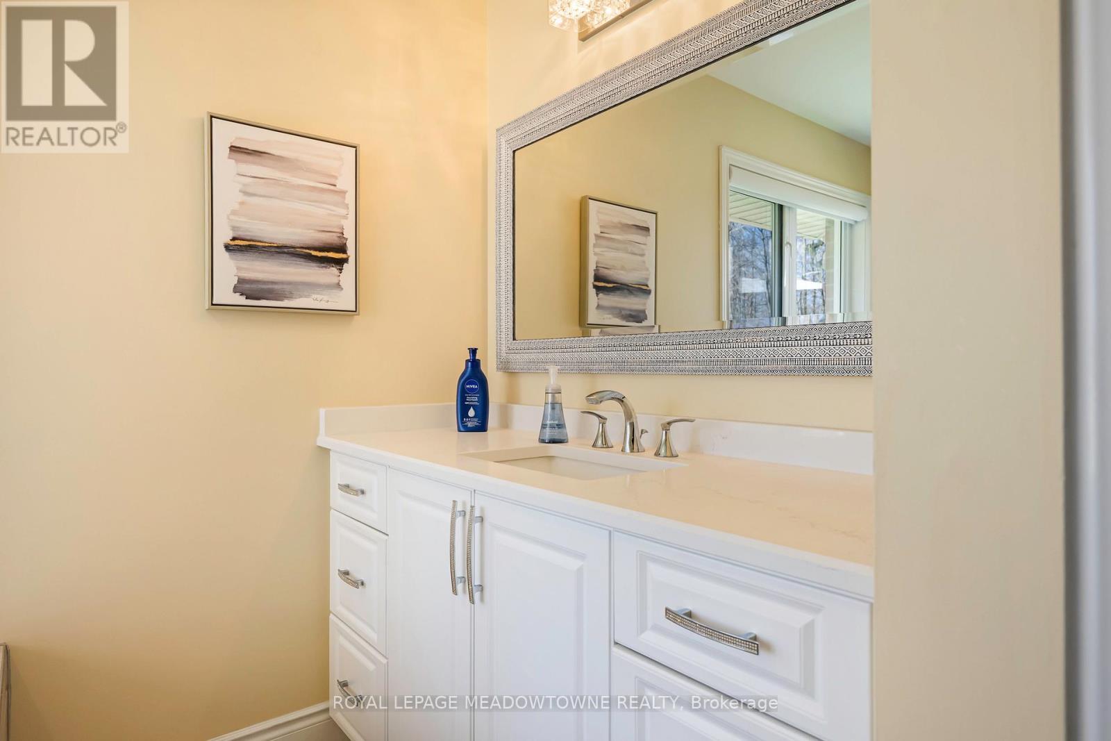 834603 4Th Line Ehs, Mono, ON - Indoor Photo Showing Bathroom