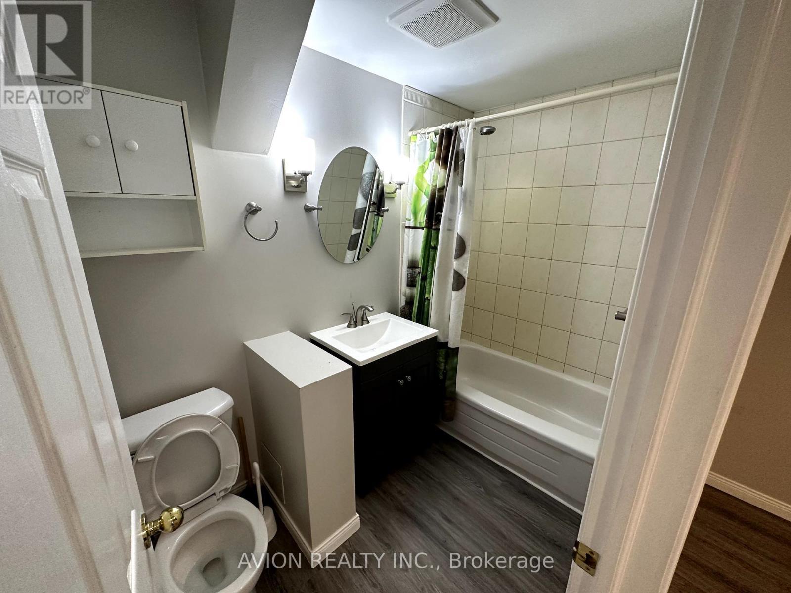 Bsmt - 38 Rush Road, Aurora, ON - Indoor Photo Showing Bathroom