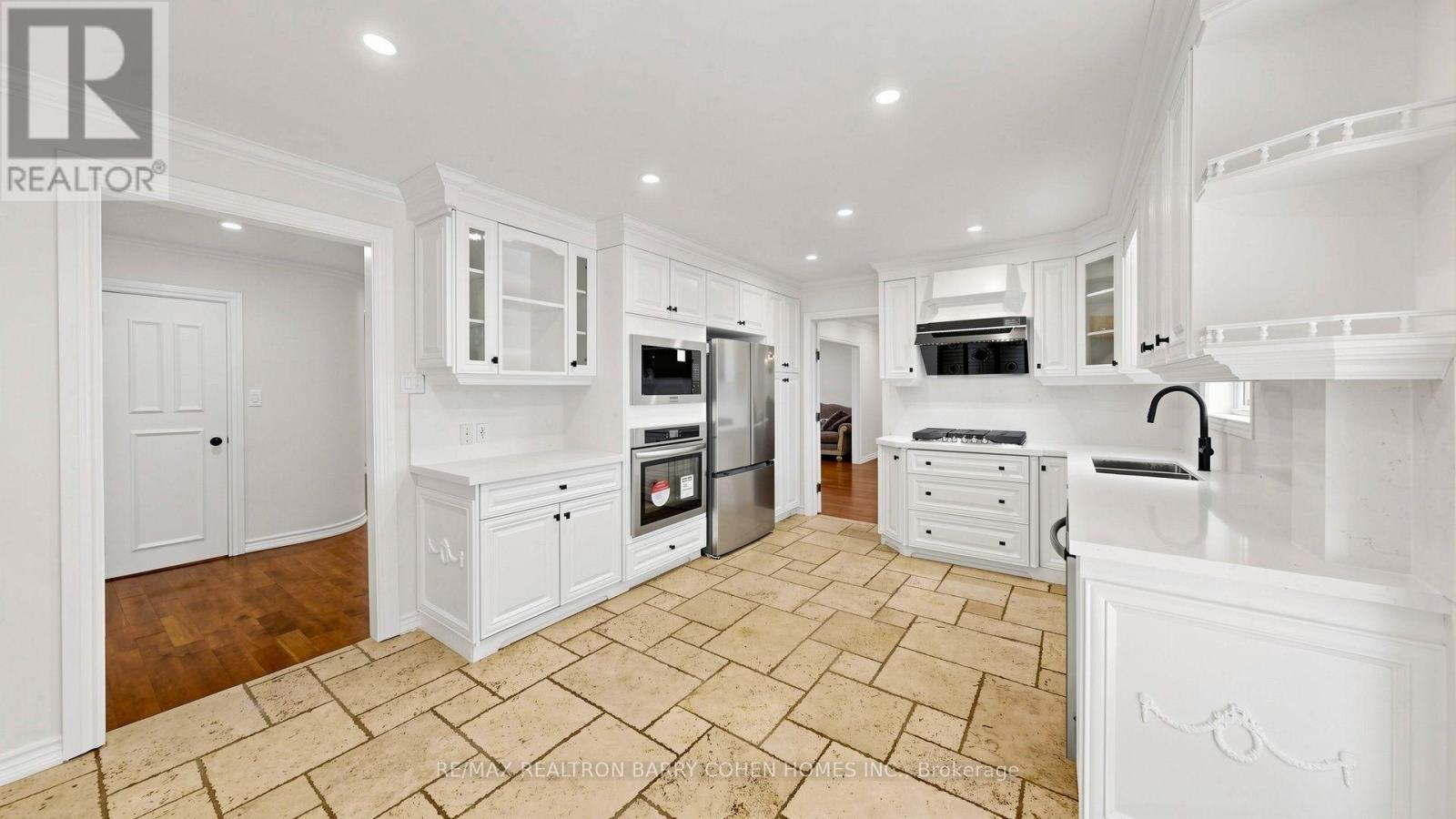 Main/Upper - 15 Sonata Crescent, Toronto, ON - Indoor Photo Showing Kitchen With Double Sink