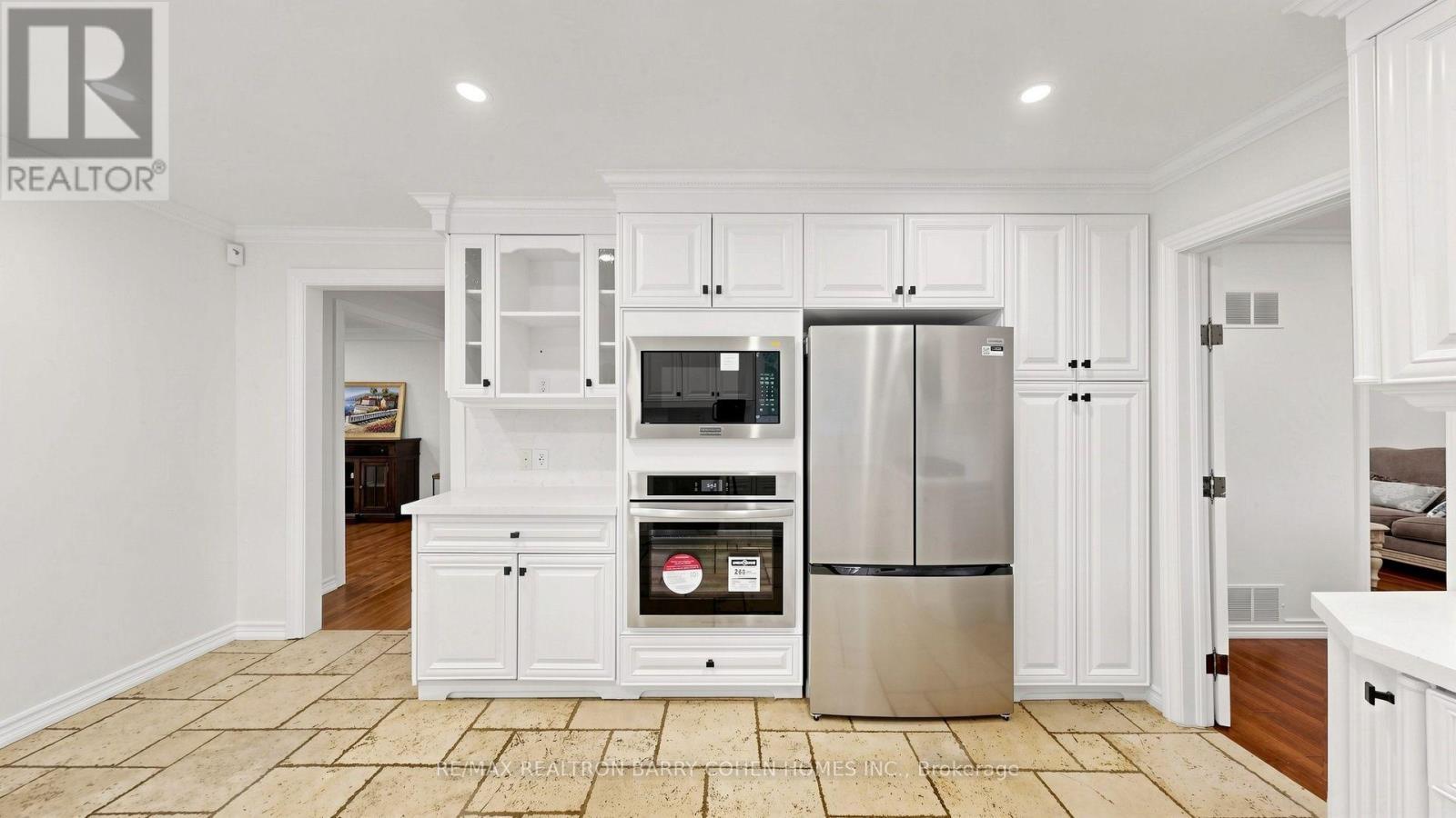 Main/Upper - 15 Sonata Crescent, Toronto, ON - Indoor Photo Showing Kitchen
