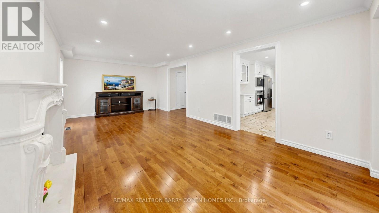 Main/Upper - 15 Sonata Crescent, Toronto, ON - Indoor