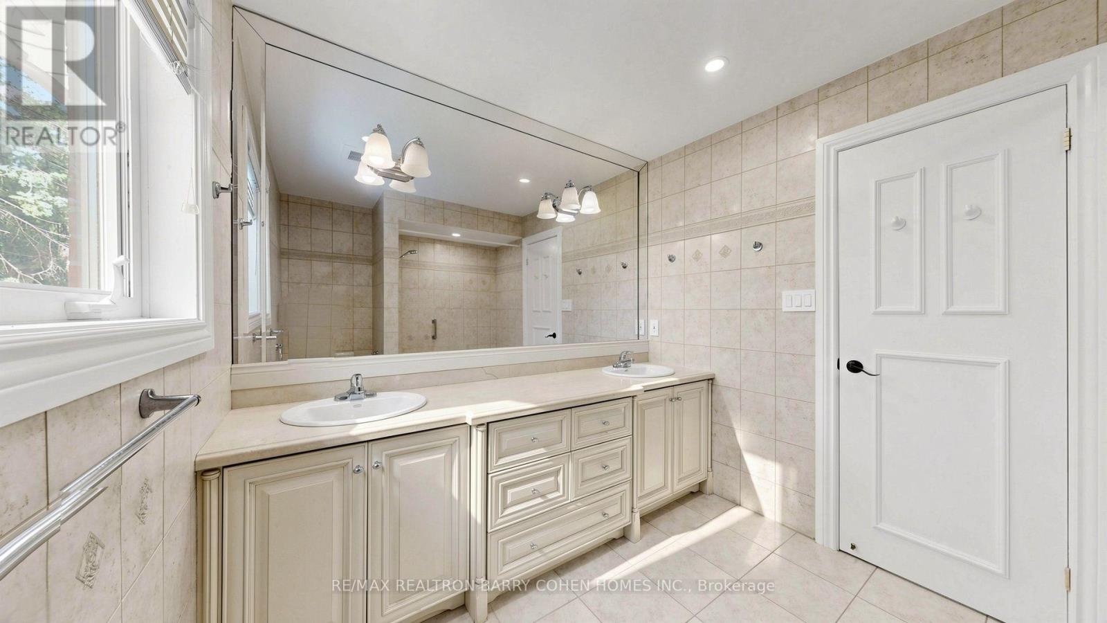 Main/Upper - 15 Sonata Crescent, Toronto, ON - Indoor Photo Showing Bathroom