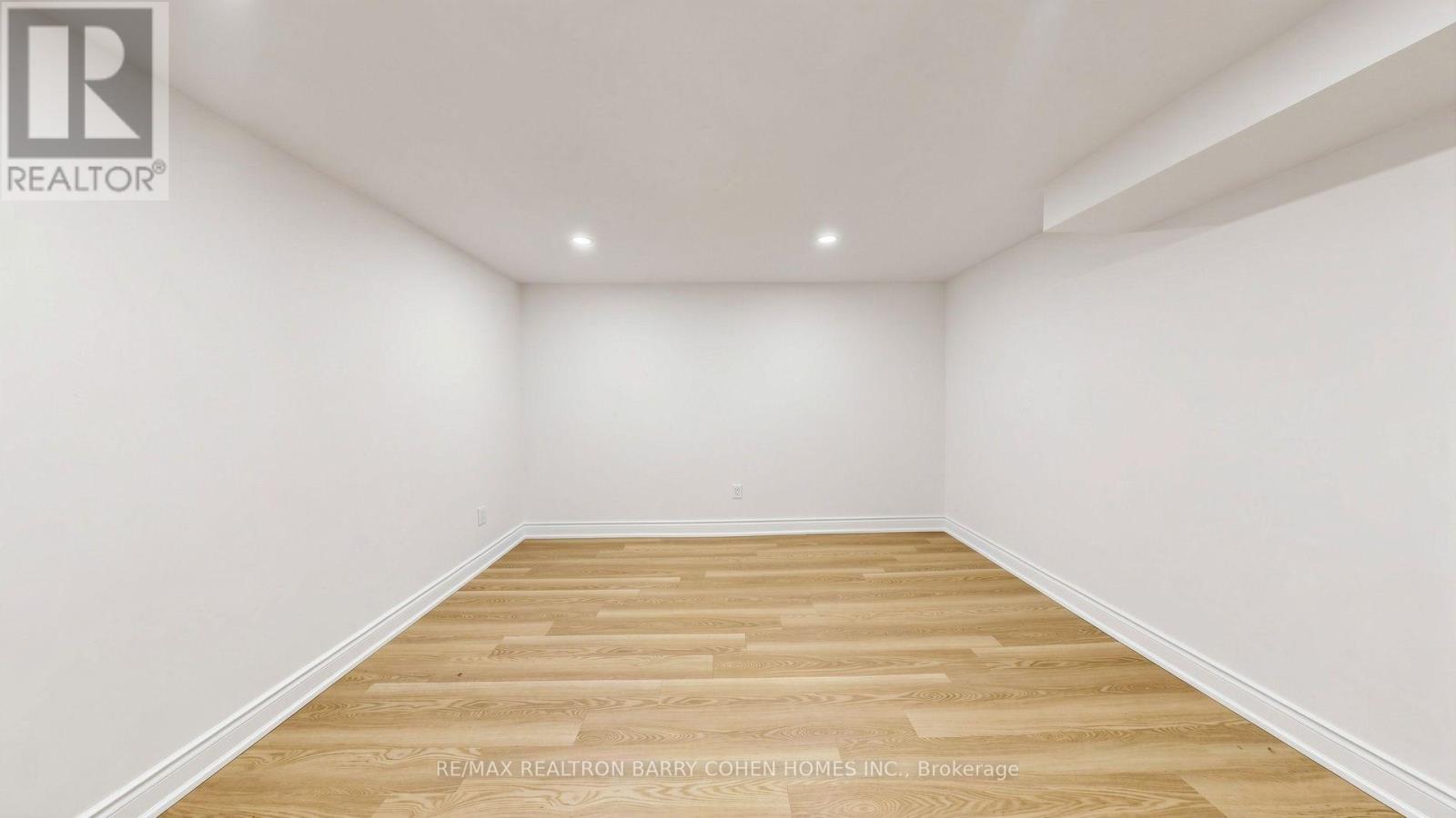 Main/Upper - 15 Sonata Crescent, Toronto, ON - Indoor Photo Showing Other Room