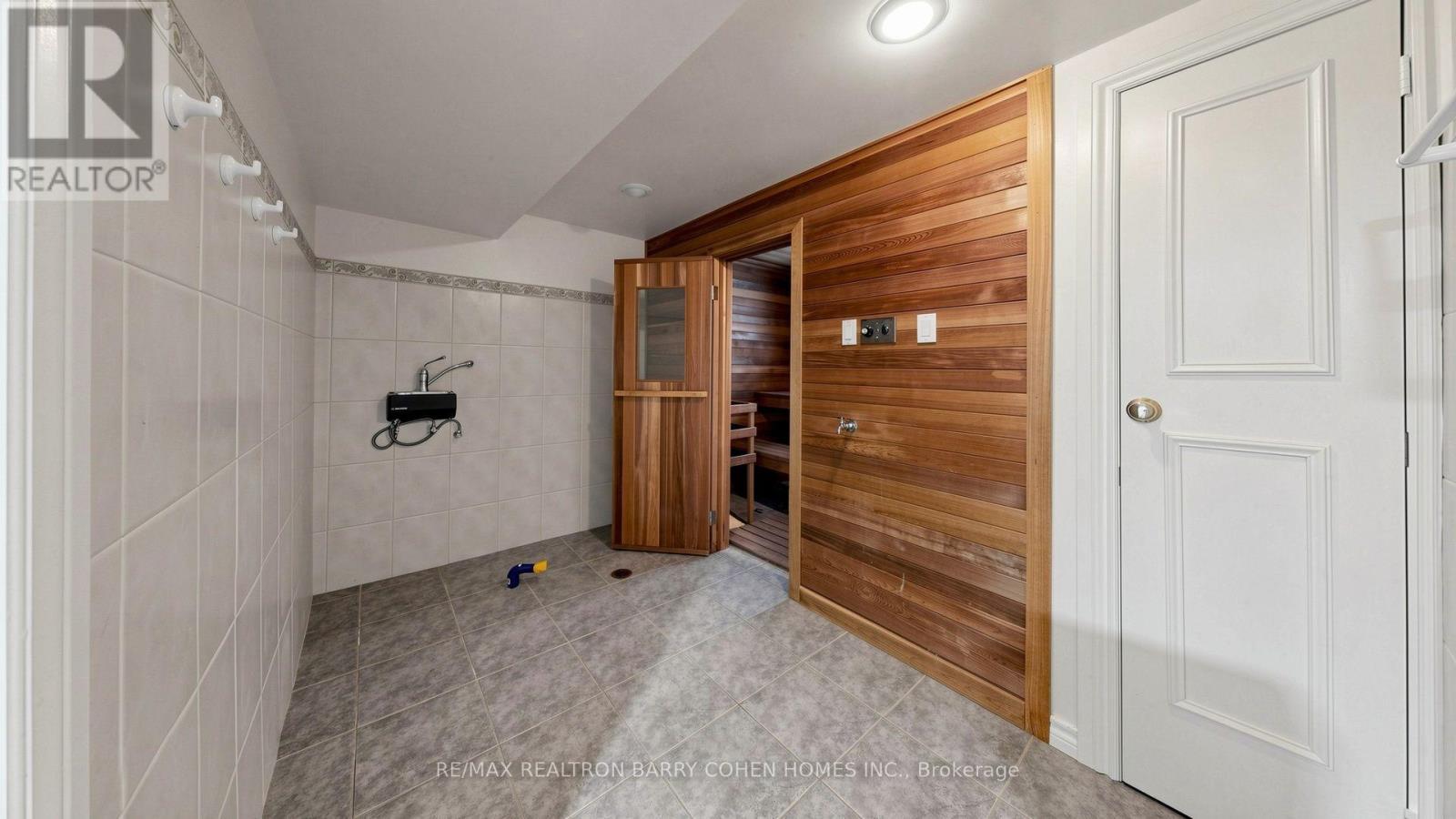 Main/Upper - 15 Sonata Crescent, Toronto, ON - Indoor Photo Showing Other Room