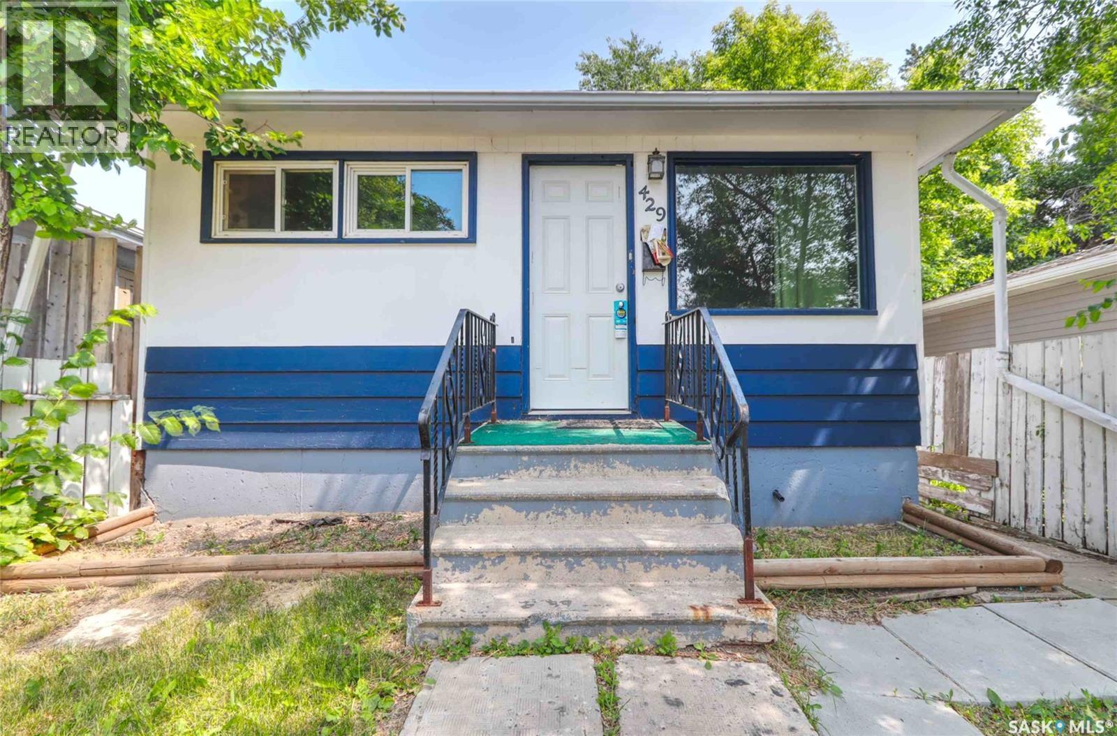429 St John Street, Regina, SK - Outdoor
