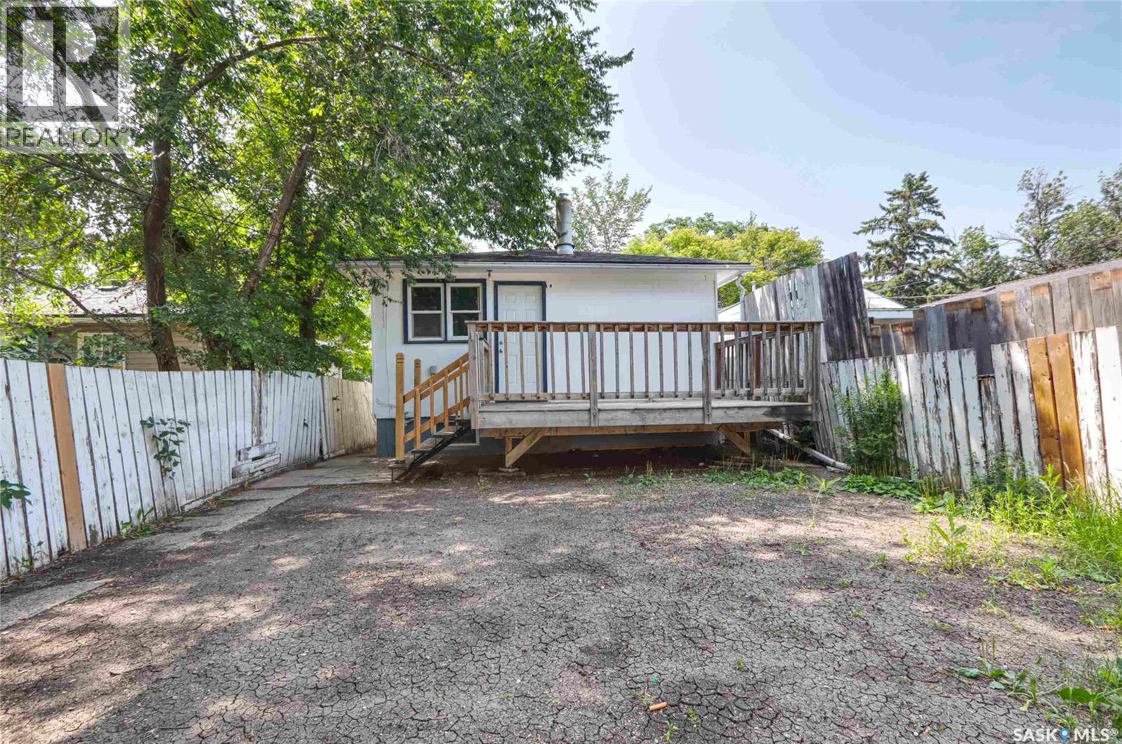 429 St John Street, Regina, SK - Outdoor With Deck Patio Veranda