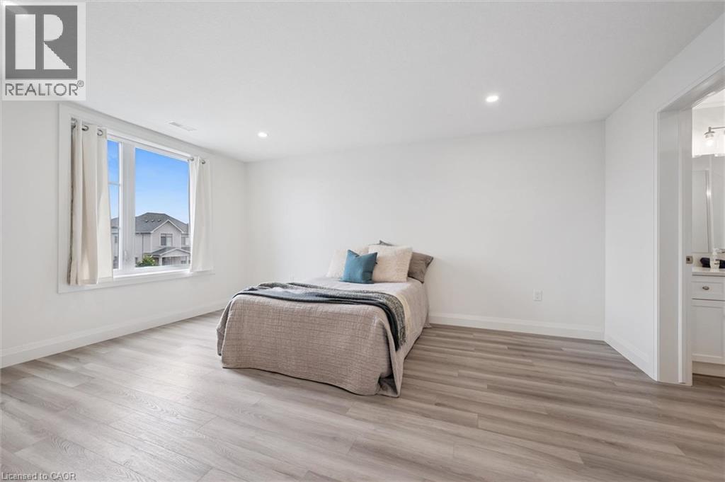 99B Farley Road Unit# 203, Fergus, ON - Indoor Photo Showing Bedroom