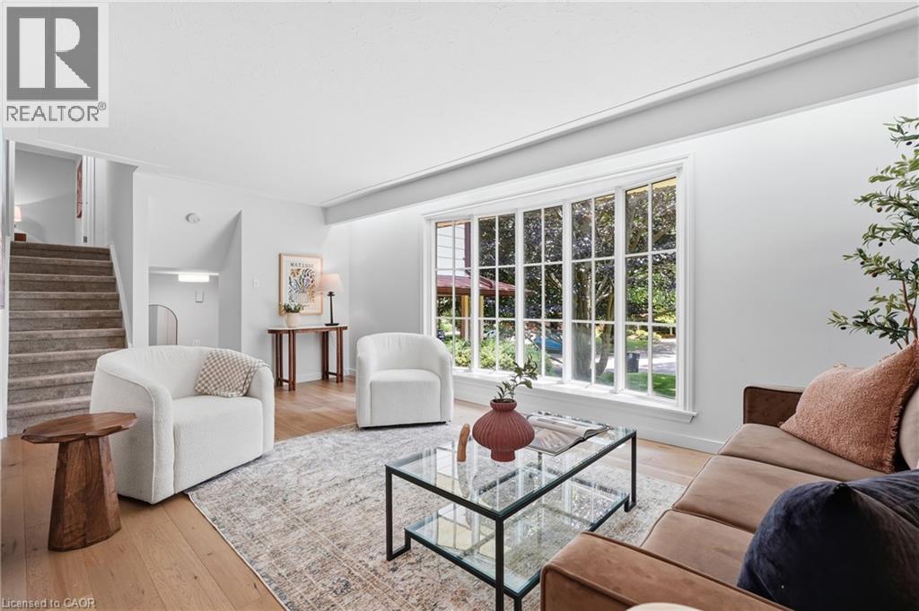 356 Coleridge Place, Waterloo, ON - Indoor Photo Showing Living Room