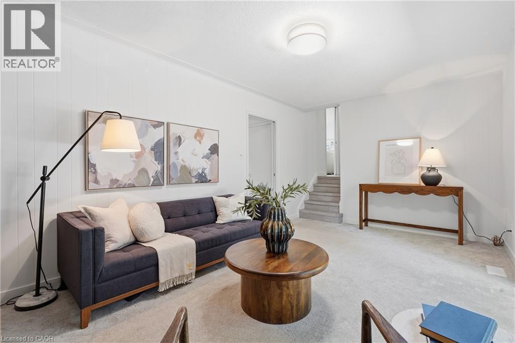 356 Coleridge Place, Waterloo, ON - Indoor Photo Showing Living Room