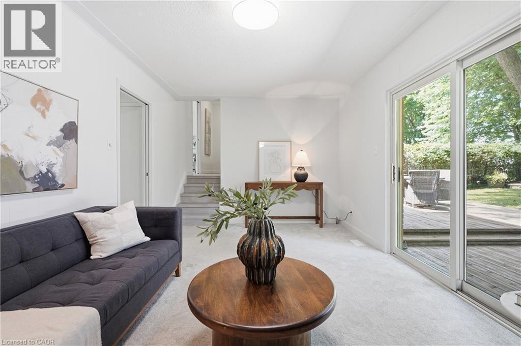 356 Coleridge Place, Waterloo, ON - Indoor Photo Showing Living Room