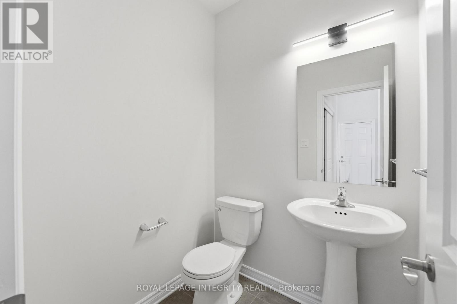 14 Academie Street, Russell, ON - Indoor Photo Showing Bathroom