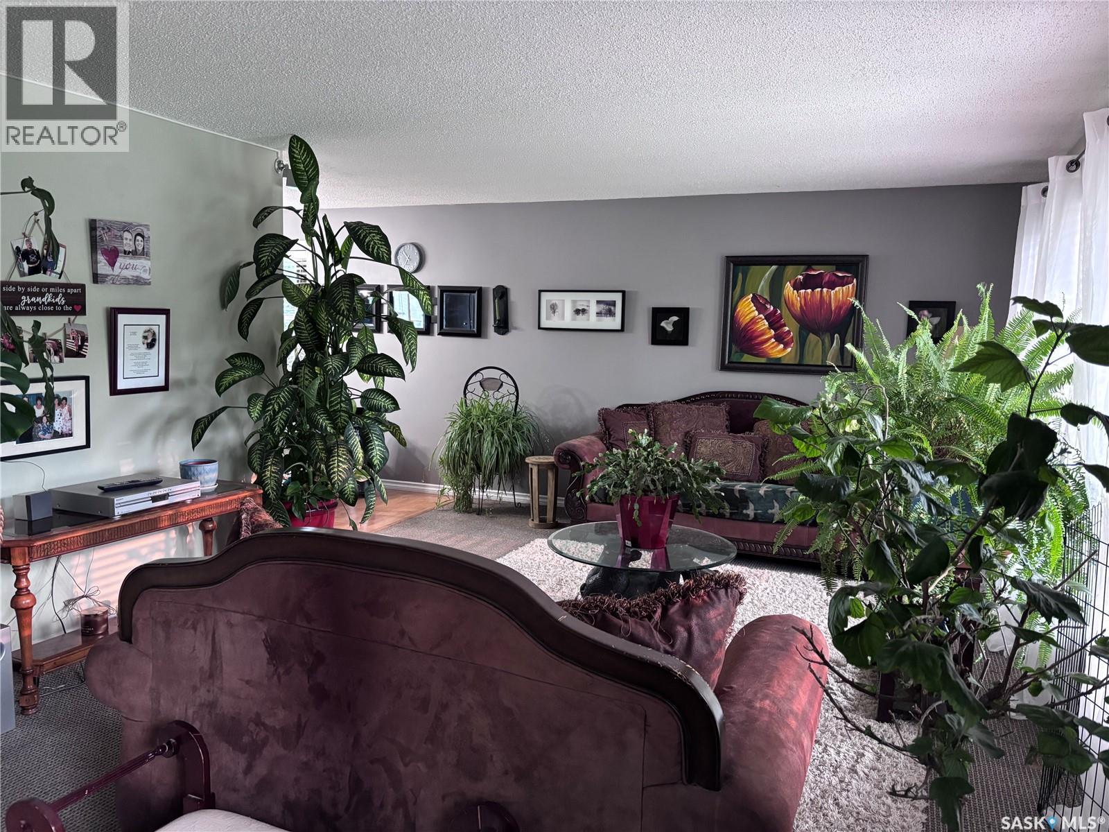 220 4Th Street, Dalmeny, SK - Indoor