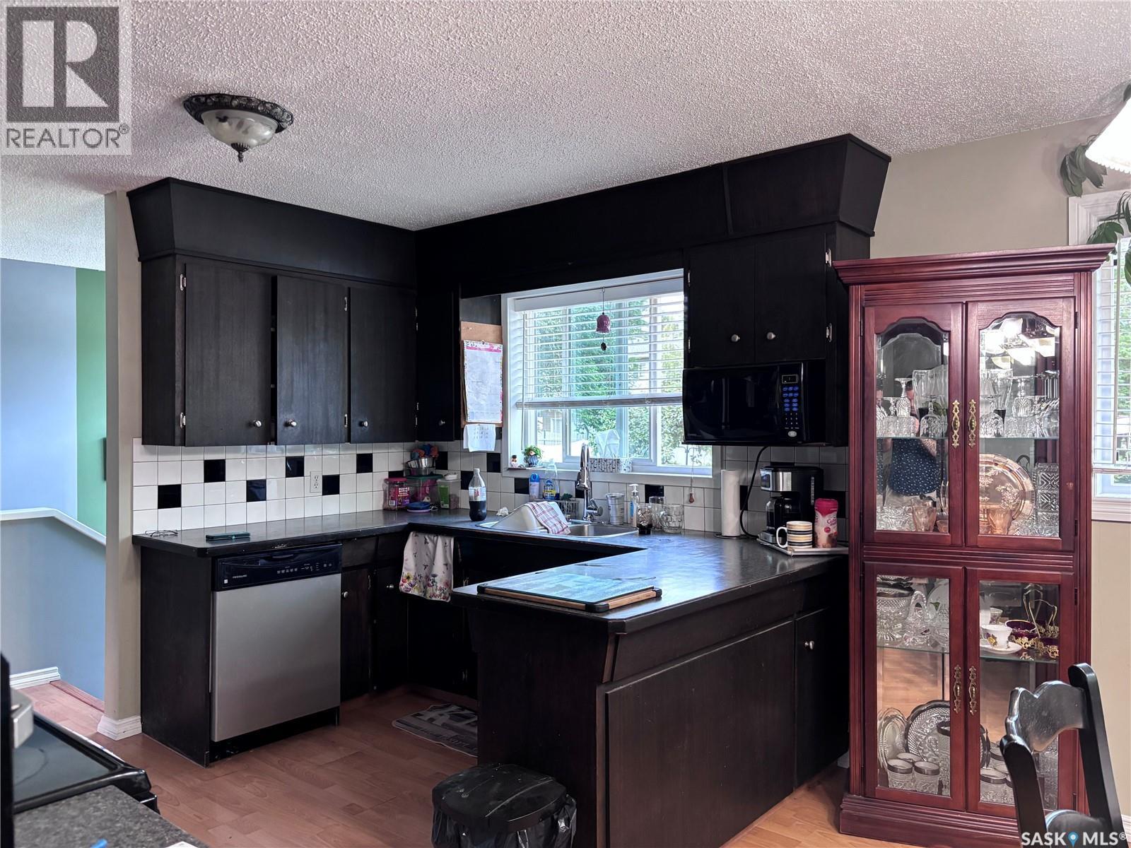 220 4Th Street, Dalmeny, SK - Indoor Photo Showing Kitchen