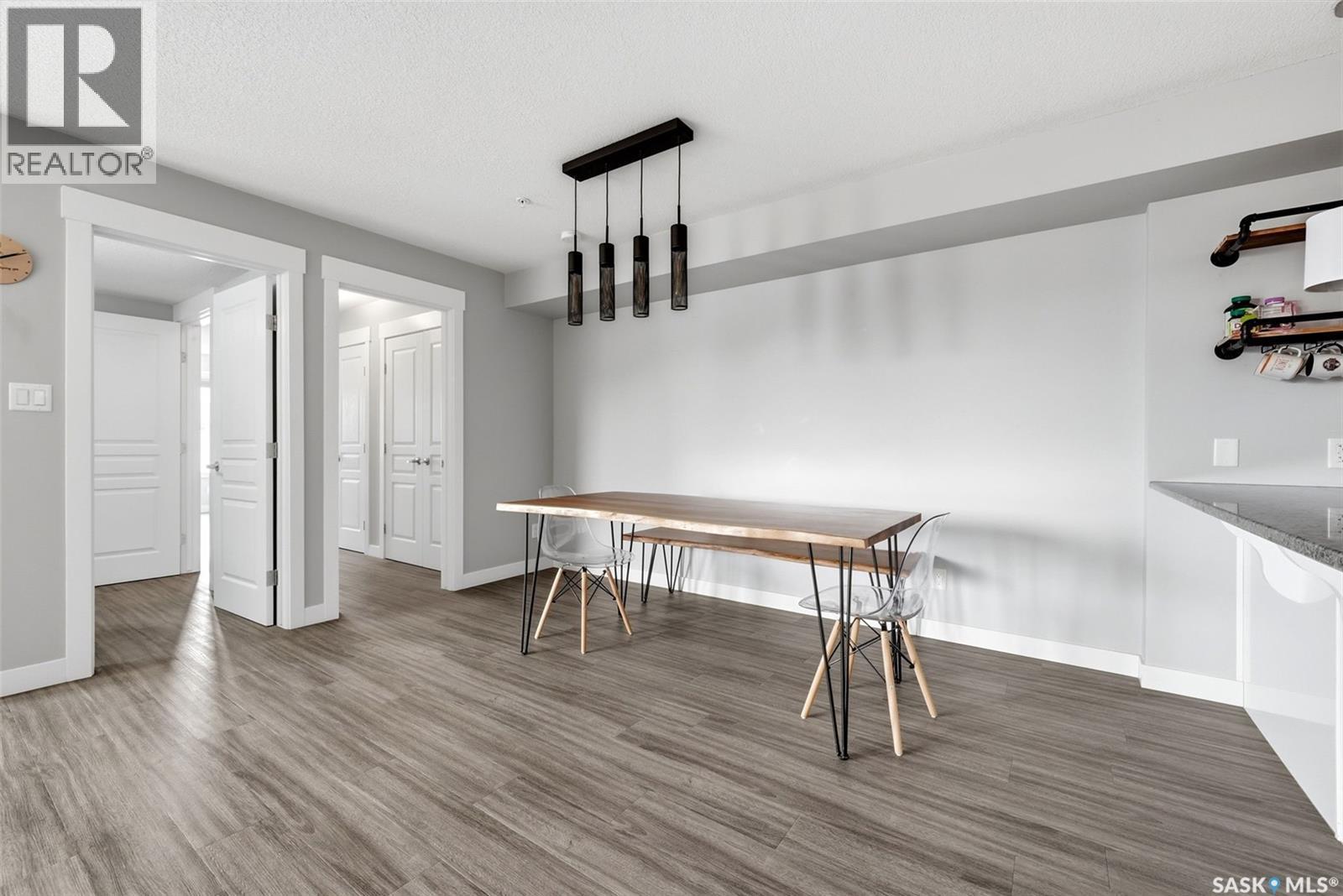 212 5301 Universal Crescent, Regina, SK - Indoor