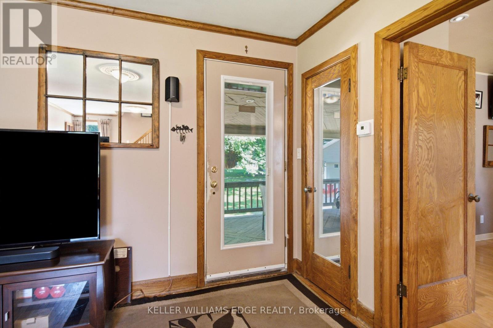 162 5Th Concession Road E, Hamilton, ON - Indoor Photo Showing Other Room
