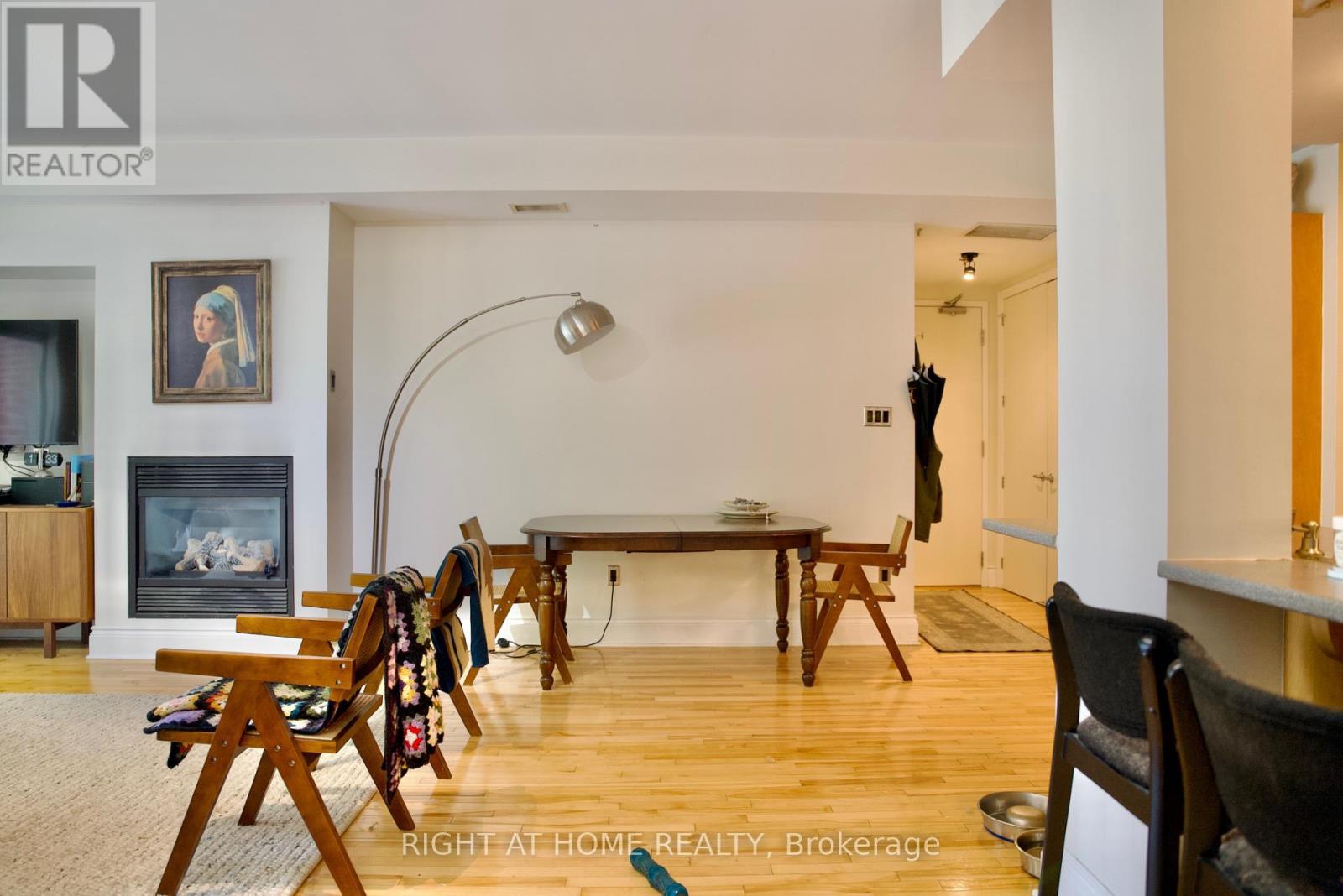 109 - 400 Mcleod Street, Ottawa, ON - Indoor With Fireplace