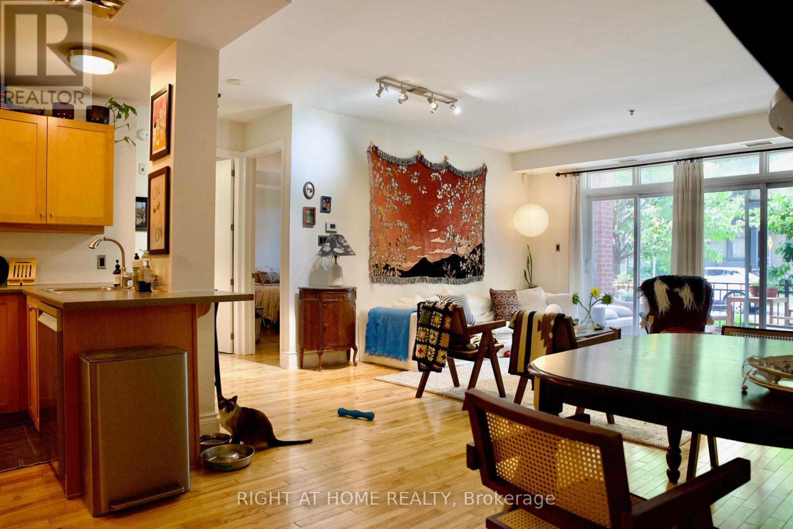 109 - 400 Mcleod Street, Ottawa, ON - Indoor