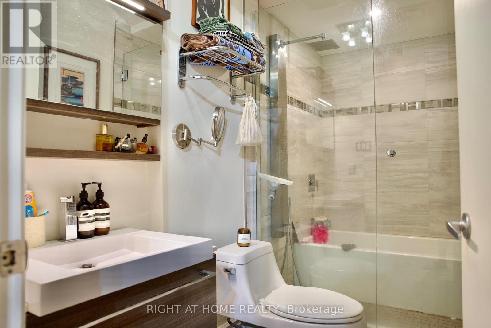 109 - 400 Mcleod Street, Ottawa, ON - Indoor Photo Showing Bathroom