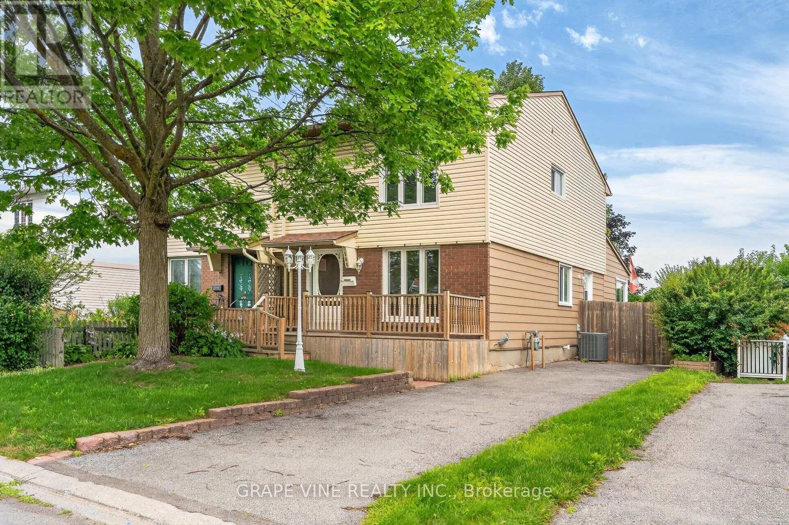 108 Fieldgate Drive, Ottawa, ON - Outdoor
