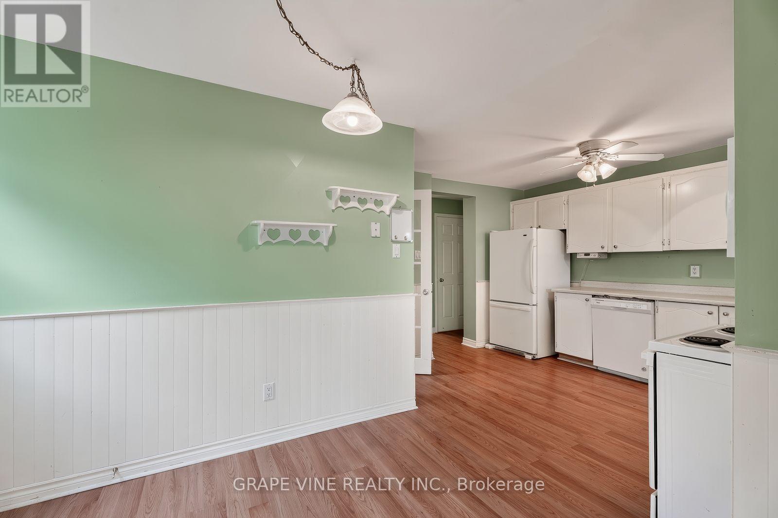 108 Fieldgate Drive, Ottawa, ON - Indoor Photo Showing Kitchen