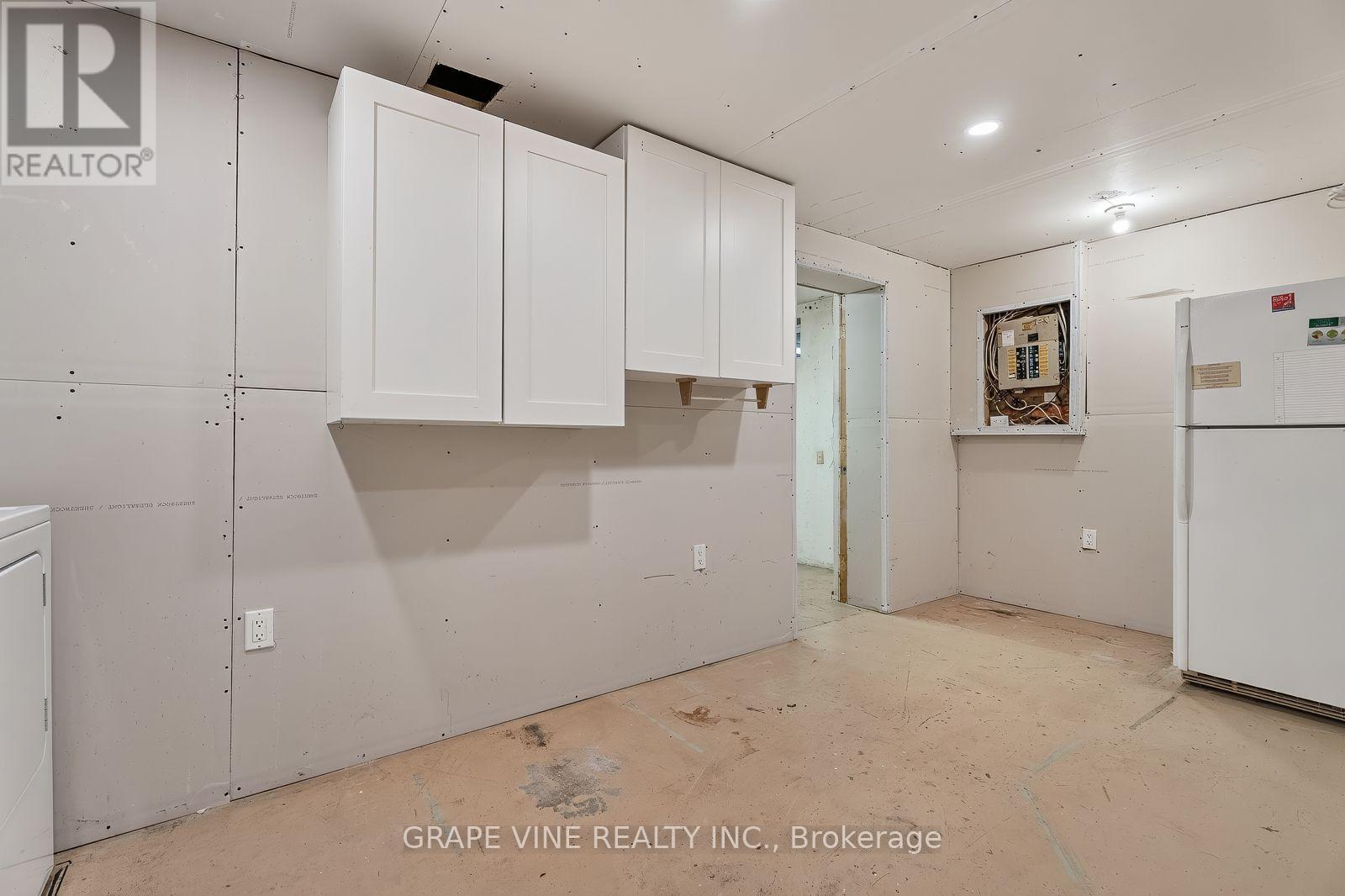 108 Fieldgate Drive, Ottawa, ON - Indoor Photo Showing Other Room