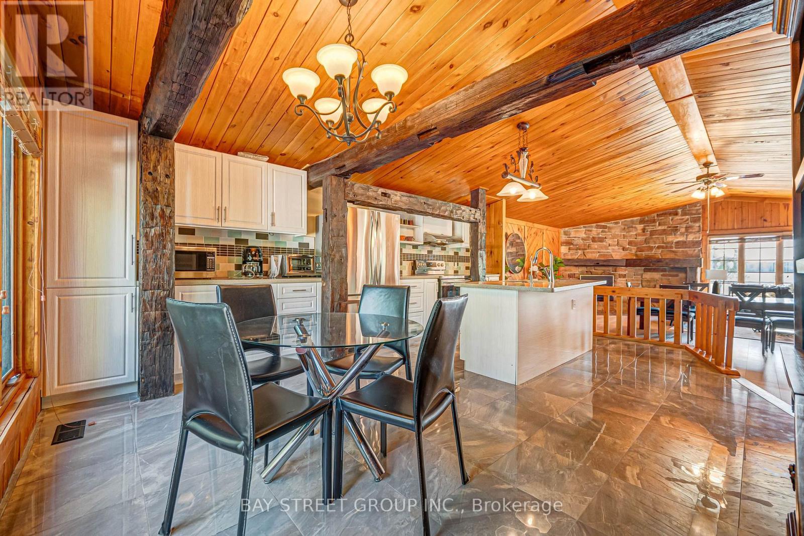 236 Summit Drive, Scugog, ON - Indoor Photo Showing Dining Room