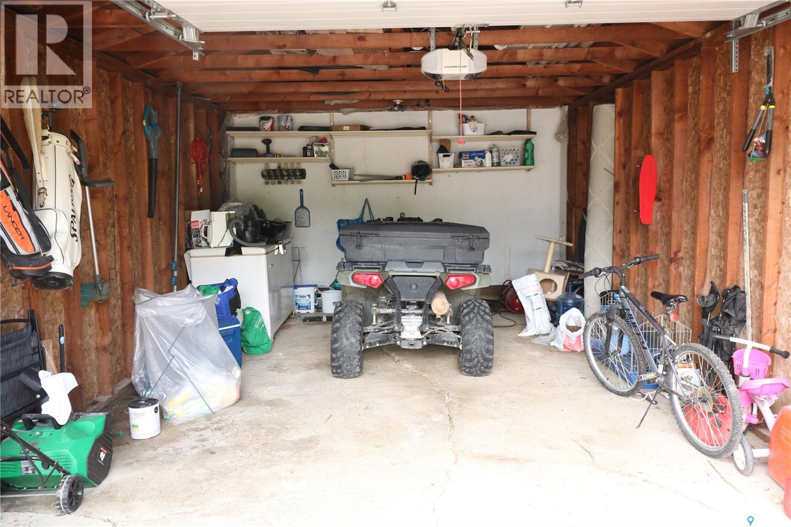 111 Henderson Street, Grayson, SK - Indoor
