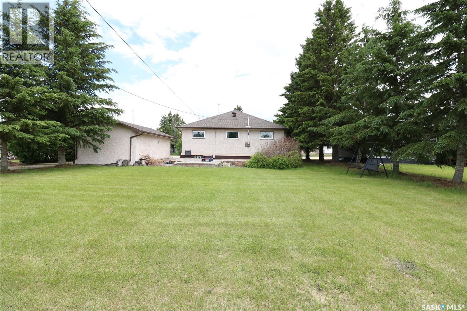 111 Henderson Street, Grayson, SK - Outdoor