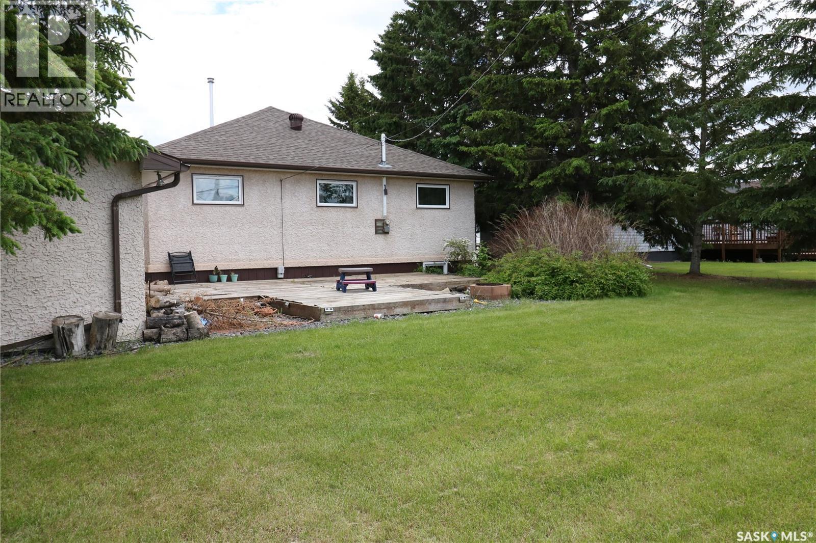 111 Henderson Street, Grayson, SK - Outdoor