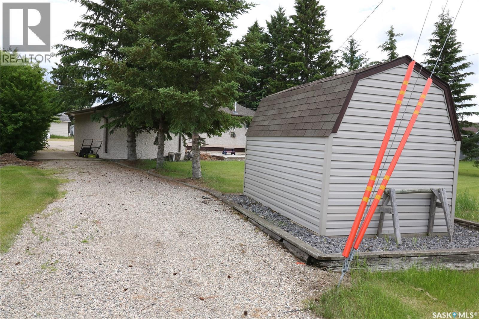 111 Henderson Street, Grayson, SK - Outdoor