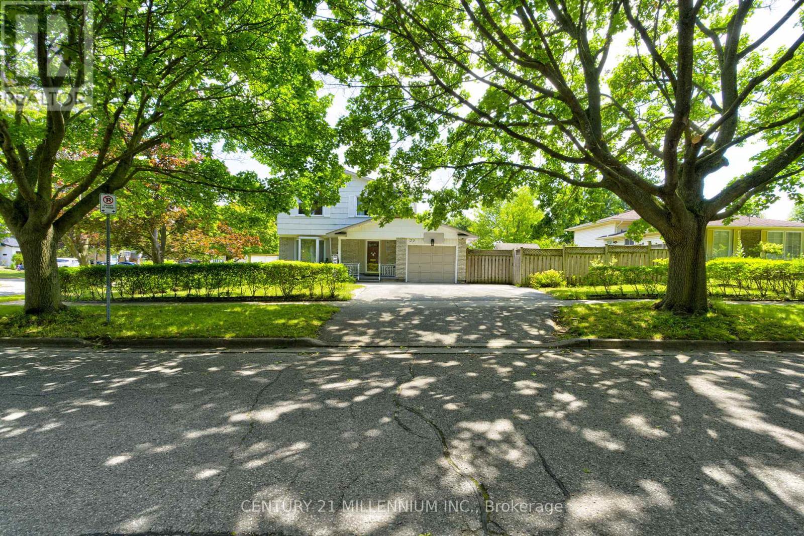 59 Lewis Crescent, Kitchener, ON - Outdoor