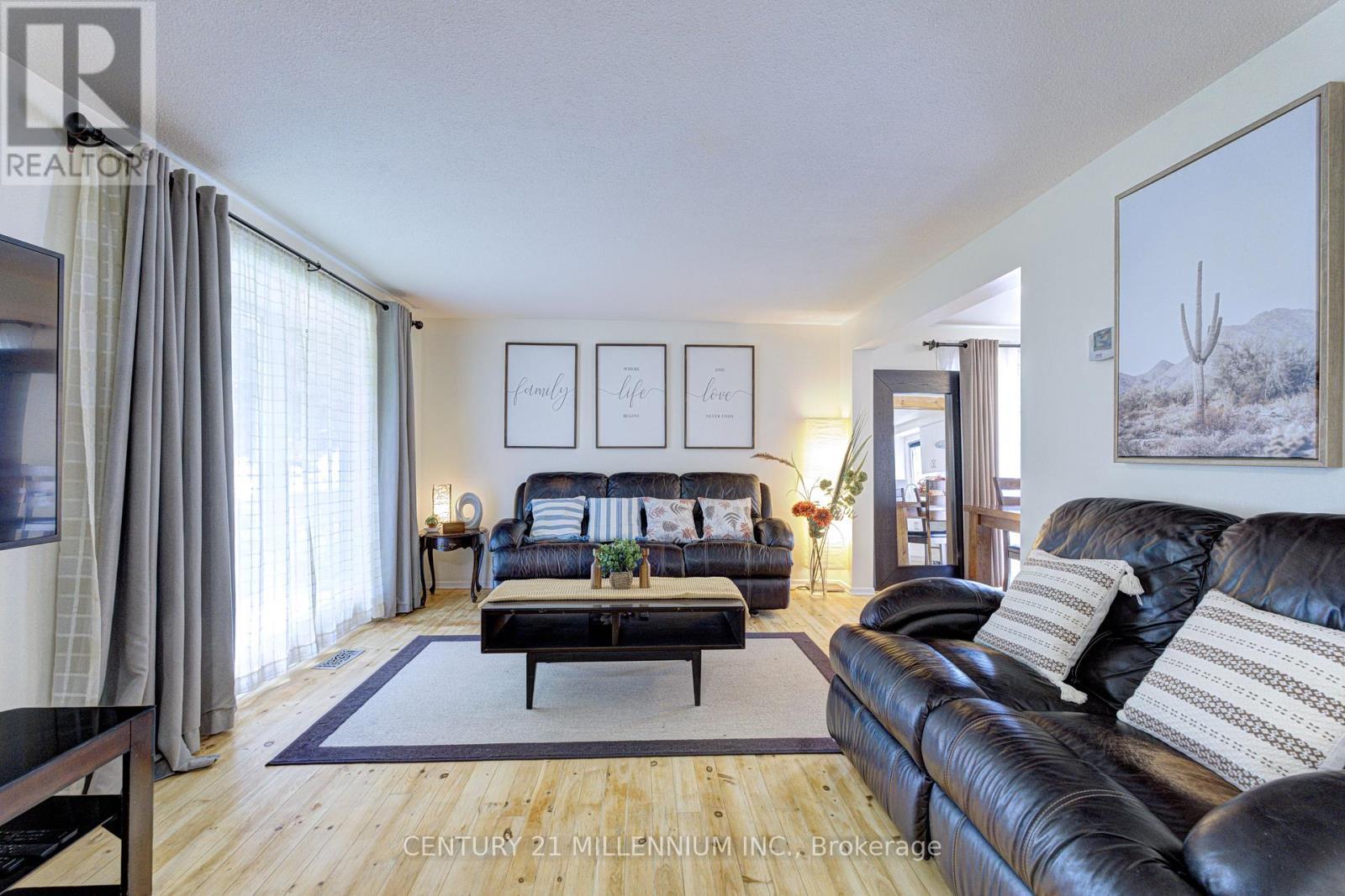 59 Lewis Crescent, Kitchener, ON - Indoor Photo Showing Living Room