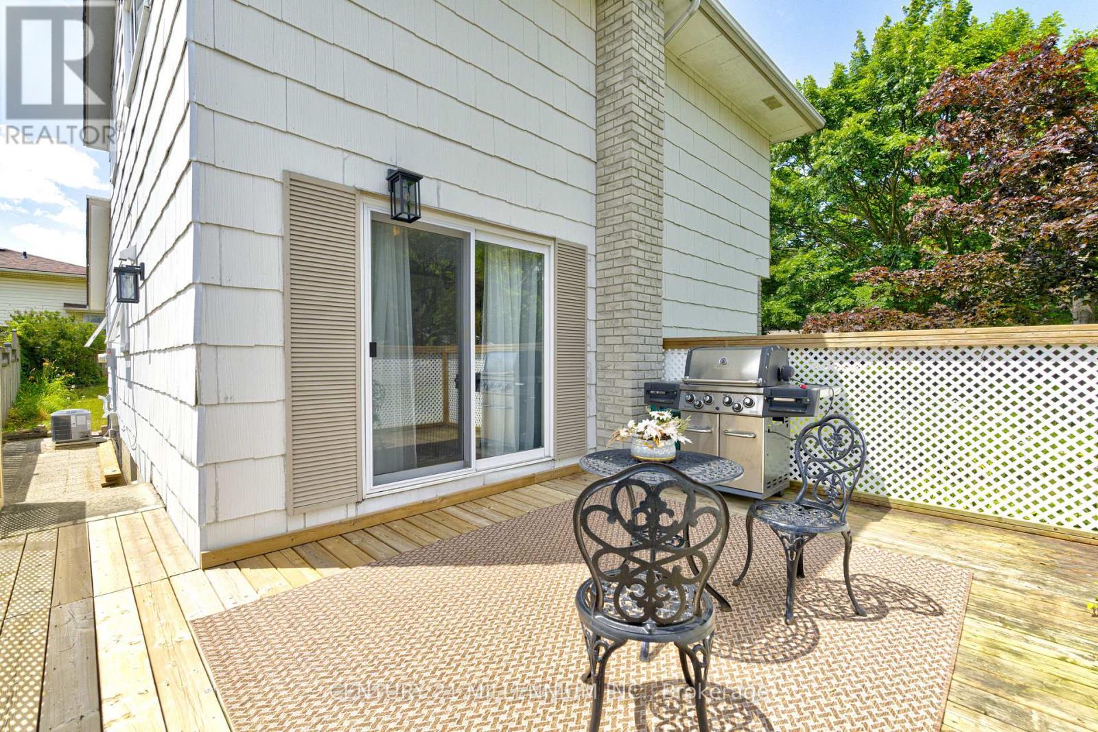 59 Lewis Crescent, Kitchener, ON - Outdoor With Deck Patio Veranda With Exterior