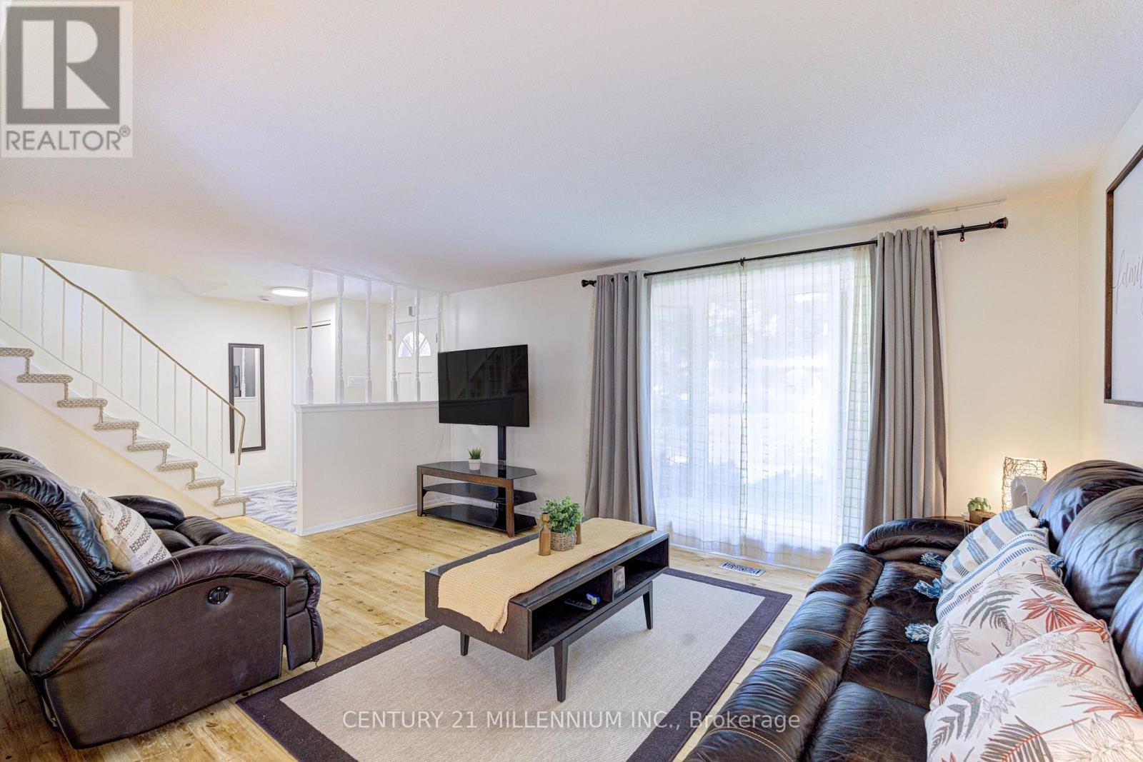 59 Lewis Crescent, Kitchener, ON - Indoor Photo Showing Living Room