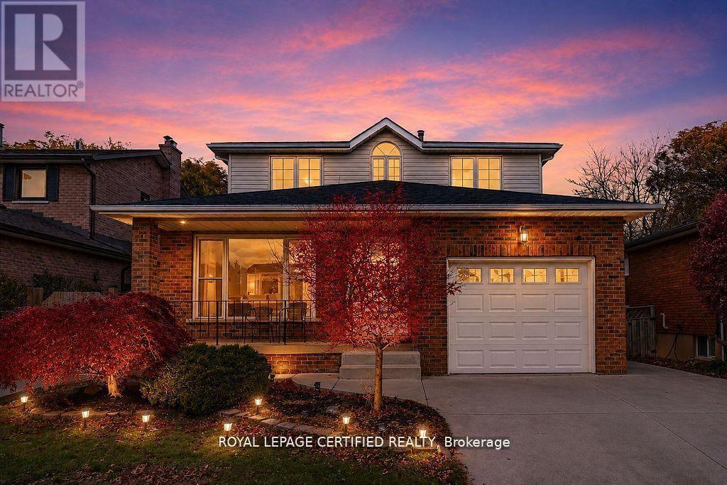 35 Trenholme Crescent, Hamilton, ON