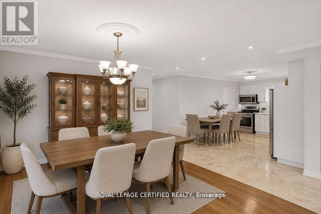 35 Trenholme Crescent, Hamilton, ON - Indoor Photo Showing Dining Room