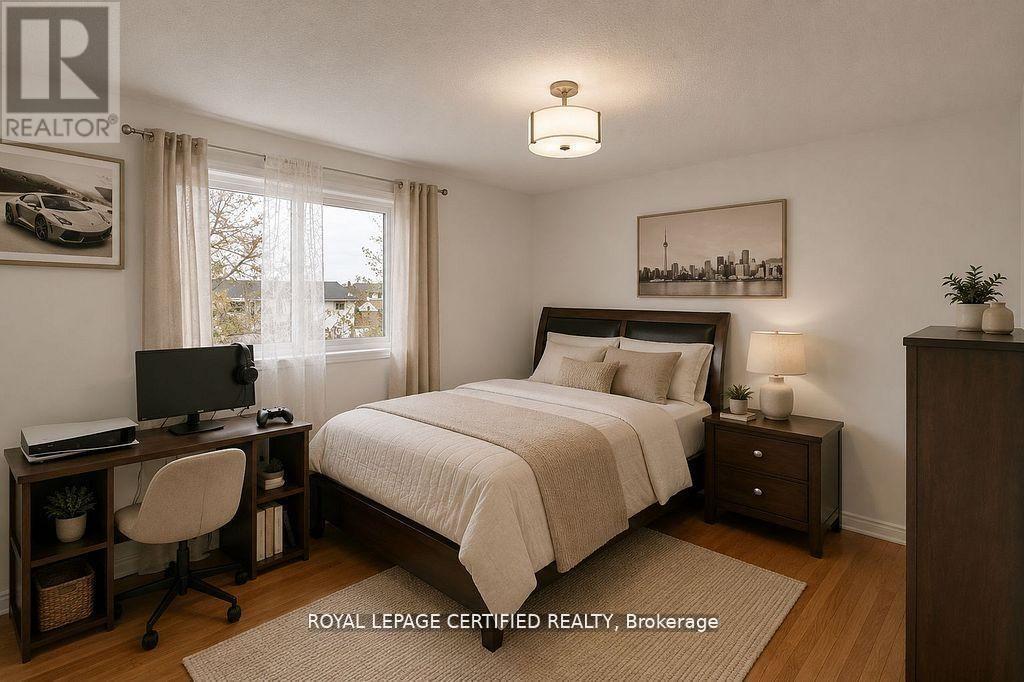 35 Trenholme Crescent, Hamilton, ON - Indoor Photo Showing Bedroom