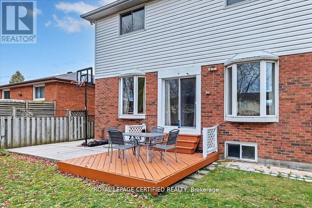 35 Trenholme Crescent, Hamilton, ON - Outdoor With Exterior