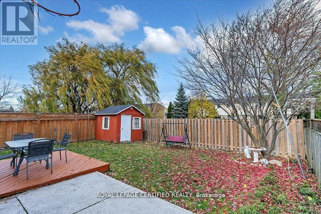 35 Trenholme Crescent, Hamilton, ON - Outdoor