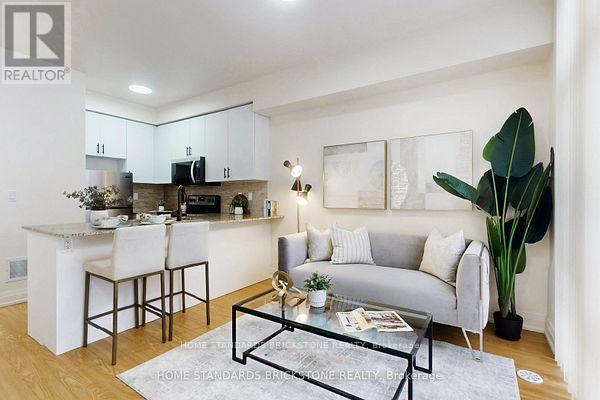53 - 19 Eldora Avenue, Toronto, ON - Indoor