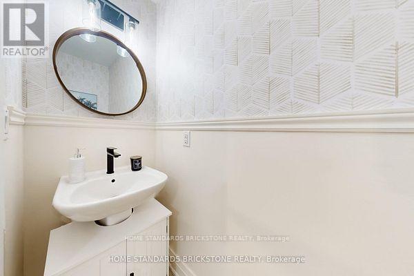 53 - 19 Eldora Avenue, Toronto, ON - Indoor Photo Showing Bathroom