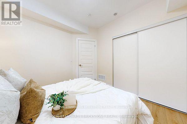 53 - 19 Eldora Avenue, Toronto, ON - Indoor Photo Showing Bedroom