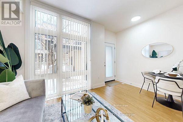 53 - 19 Eldora Avenue, Toronto, ON - Indoor
