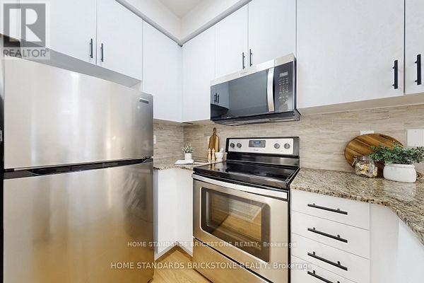 53 - 19 Eldora Avenue, Toronto, ON - Indoor Photo Showing Kitchen With Upgraded Kitchen