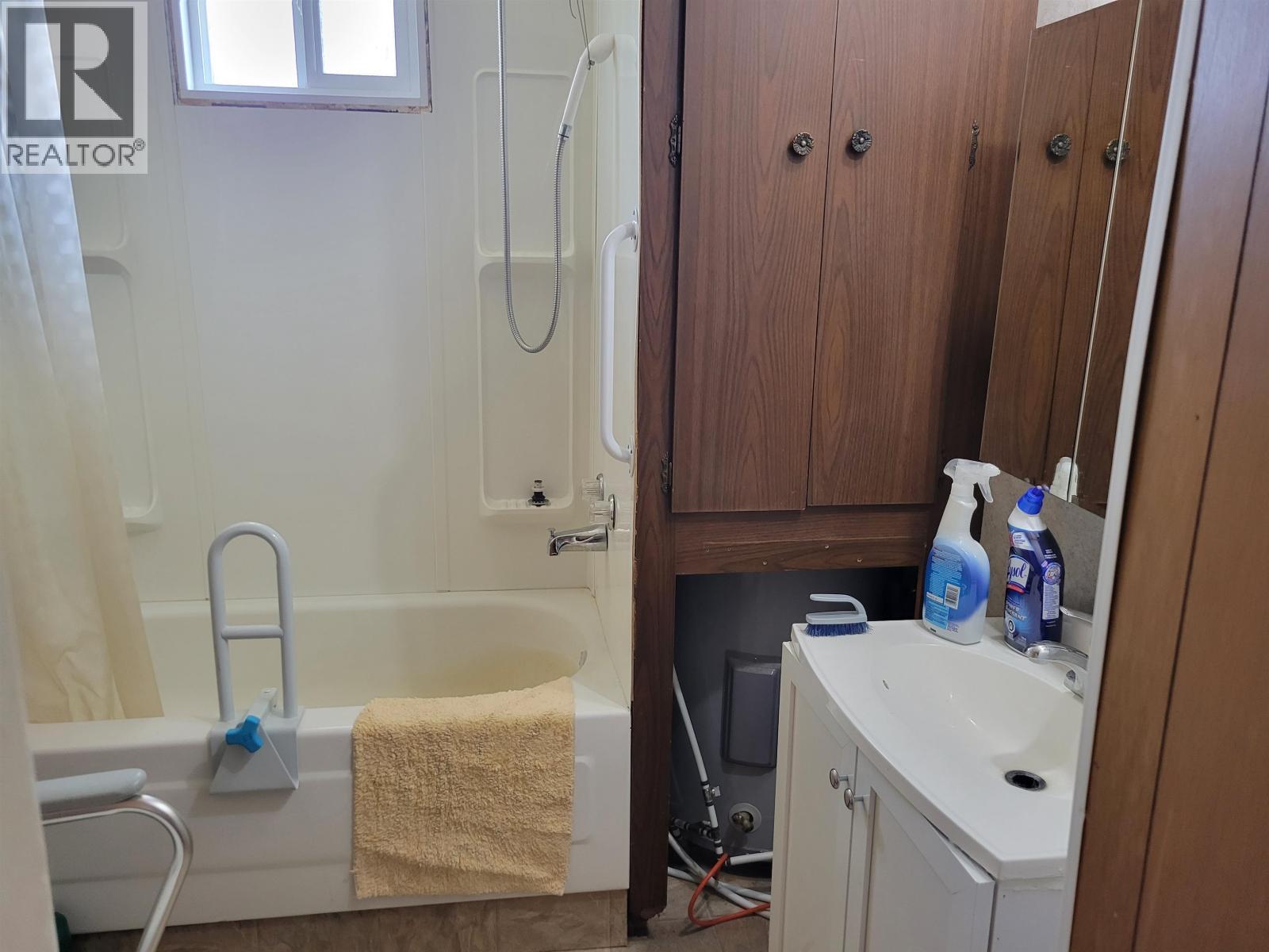 658 Mcdonald Road, Vanderhoof, BC - Indoor Photo Showing Bathroom