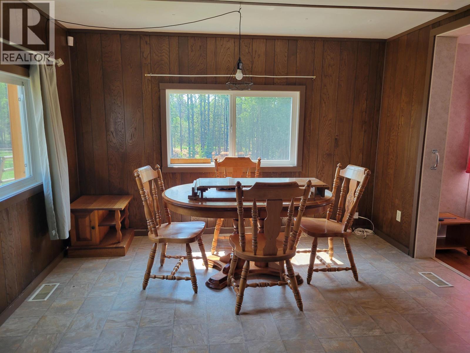 658 Mcdonald Road, Vanderhoof, BC - Indoor Photo Showing Dining Room