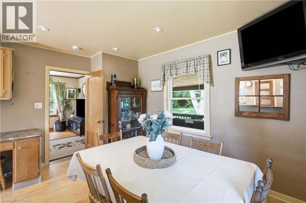 162 5Th Conc Road E, Flamborough, ON - Indoor Photo Showing Dining Room