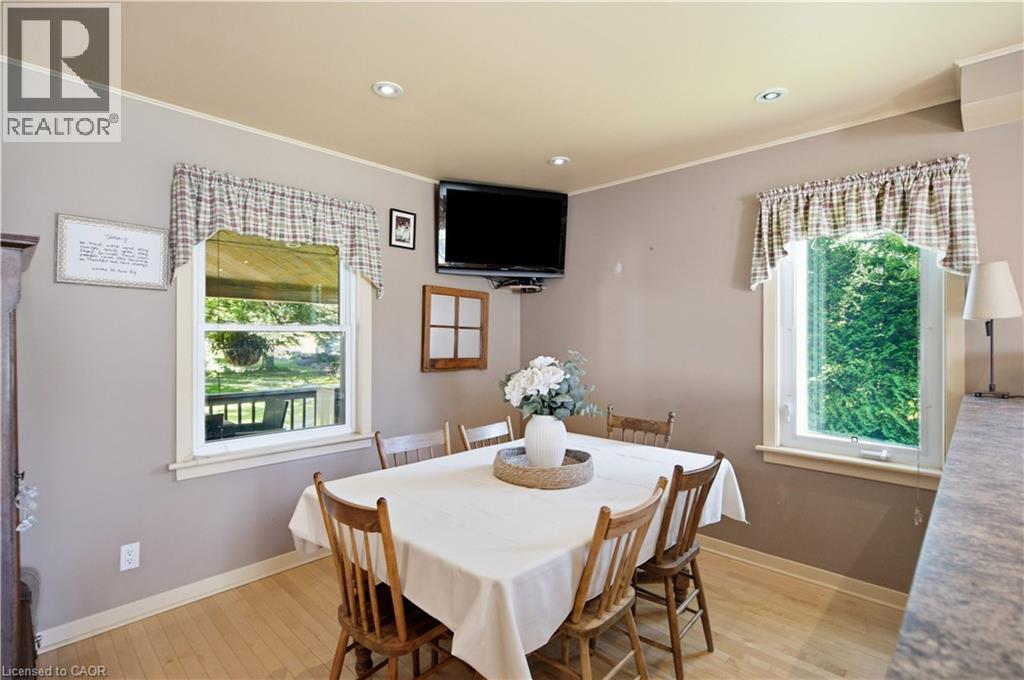 162 5Th Conc Road E, Flamborough, ON - Indoor Photo Showing Dining Room